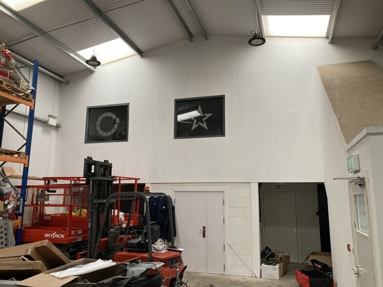 Dannemora Dr, Sheffield à louer - Photo intérieure - Image 2 de 2