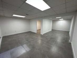 2700-2734 NW 72nd Ave, Miami, FL for lease Interior Photo- Image 1 of 5