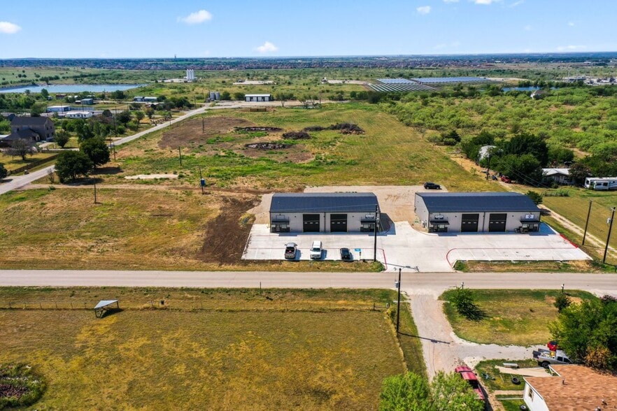 2036 Seaborn Road Building 3 Suite A, Ponder, TX for lease - Building Photo - Image 3 of 62