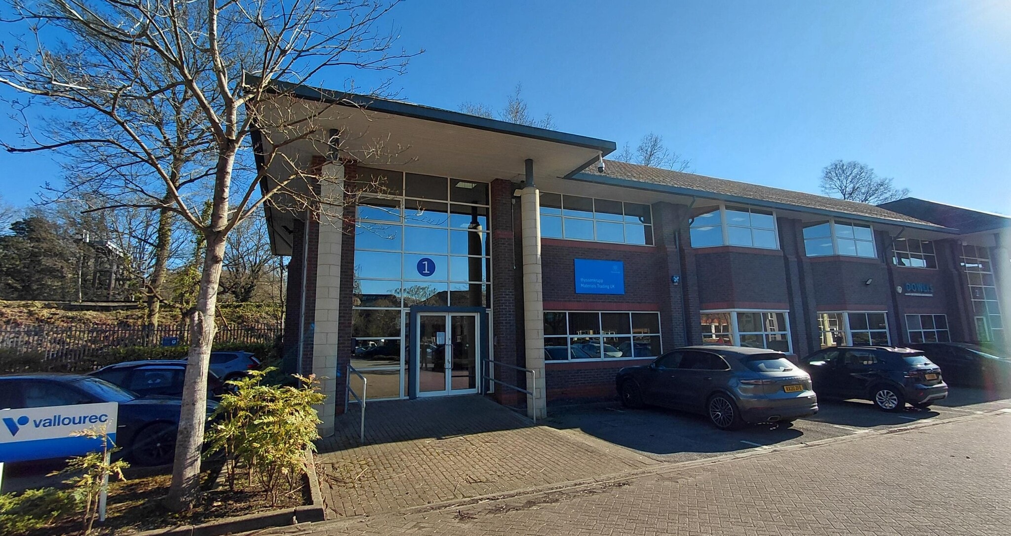 Forsyth Rd, Woking for lease Primary Photo- Image 1 of 2
