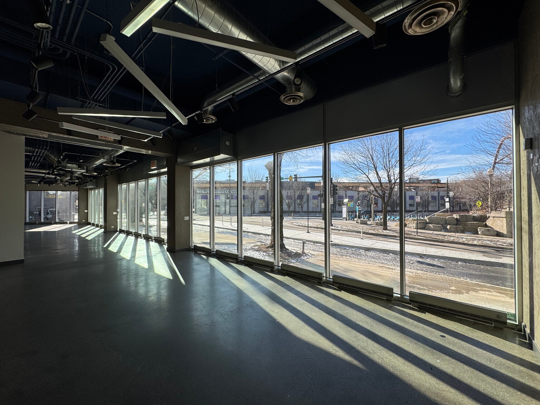 1767 N Milwaukee Ave, Chicago, IL à louer Photo intérieure- Image 1 de 3