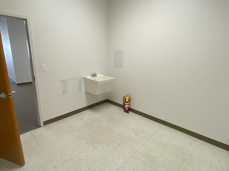 1331 Jamie Ln, Waterloo, IL à louer - Photo du bâtiment - Image 3 de 9