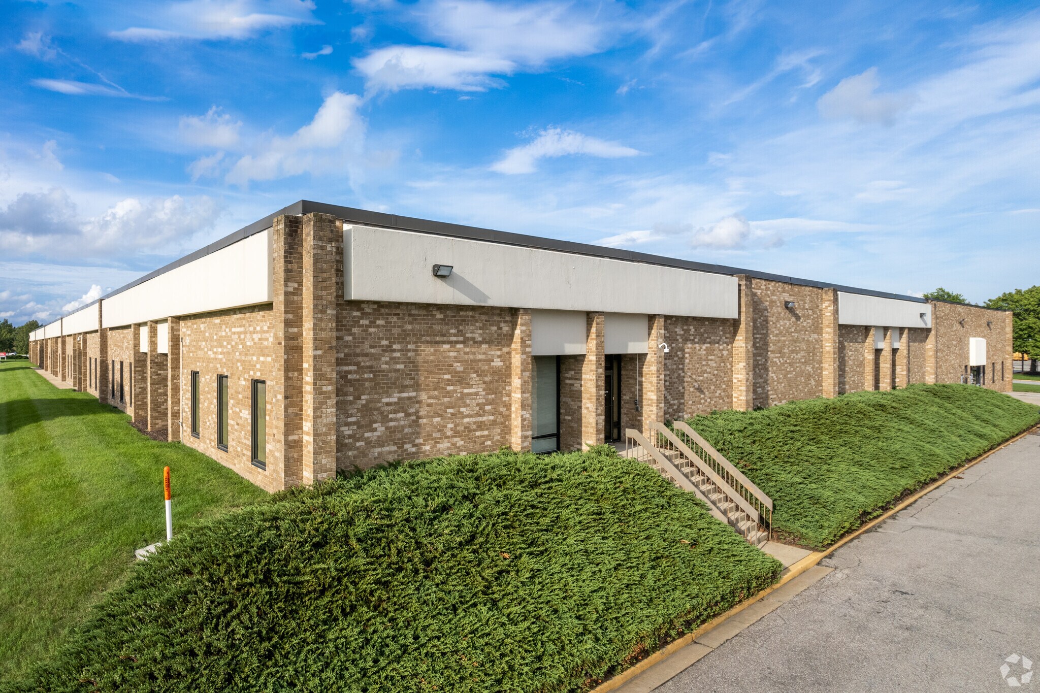 6701 Baymeadow Dr, Glen Burnie, MD à louer Photo du bâtiment- Image 1 de 9