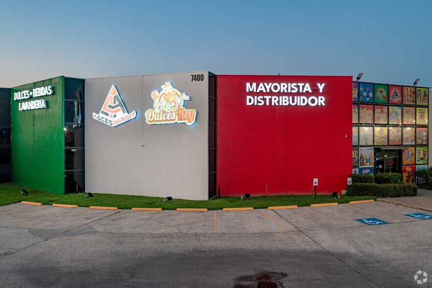 7400 North Fwy, Houston, TX for lease - Primary Photo - Image 1 of 12