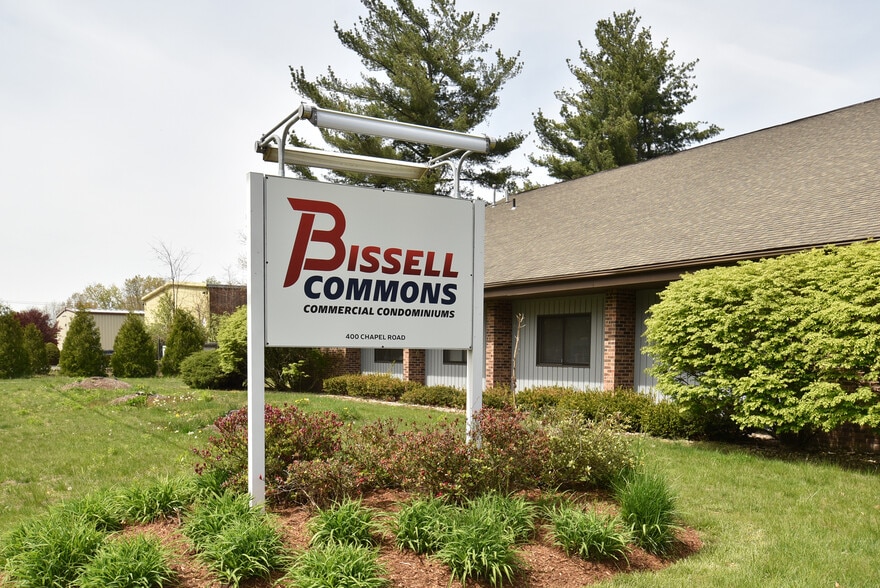 400 Chapel Rd, South Windsor, CT for sale - Building Photo - Image 1 of 2