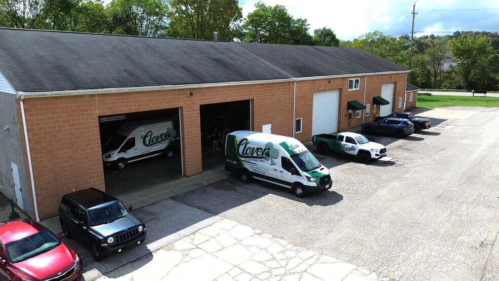 17111 Munn Rd, Chagrin Falls, OH à vendre - Photo du bâtiment - Image 2 de 19