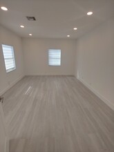 240 W Palmetto Park Rd, Boca Raton, FL for lease Interior Photo- Image 2 of 4