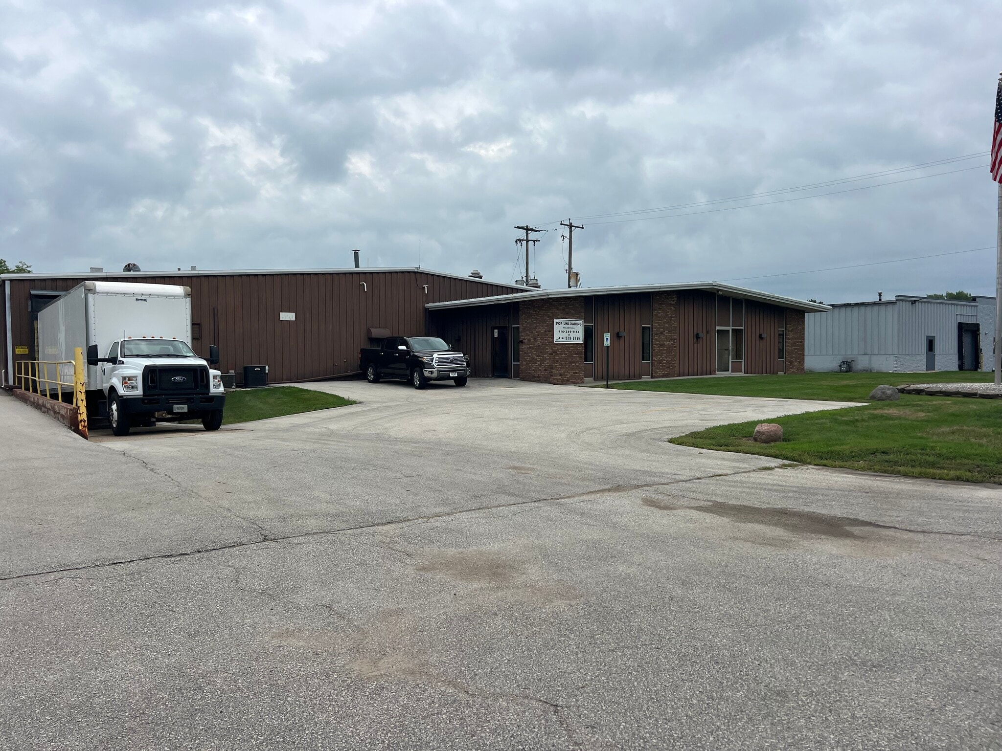 520 Progress Dr, Hartland, WI for sale Building Photo- Image 1 of 12