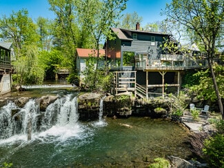 More details for 8 Tannery Brook Rd, Woodstock, NY - Specialty for Sale