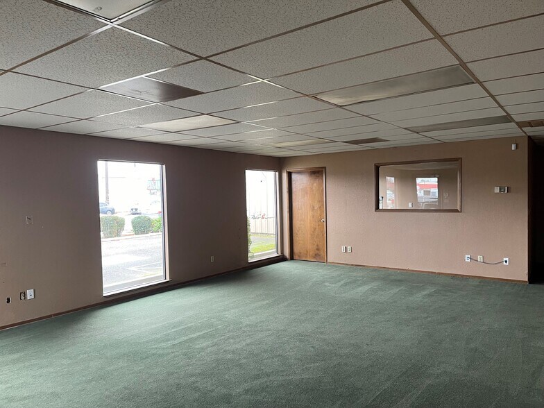 4617 N Blythe Ave, Fresno, CA à louer - Photo intérieure - Image 2 de 12