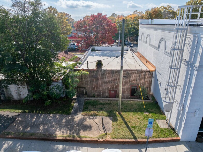 1251 East Blvd, Charlotte, NC à vendre - Photo du bâtiment - Image 2 de 9