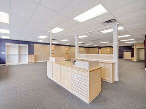 142 Shoemaker Rd, Pottstown, PA for lease Interior Photo- Image 2 of 17