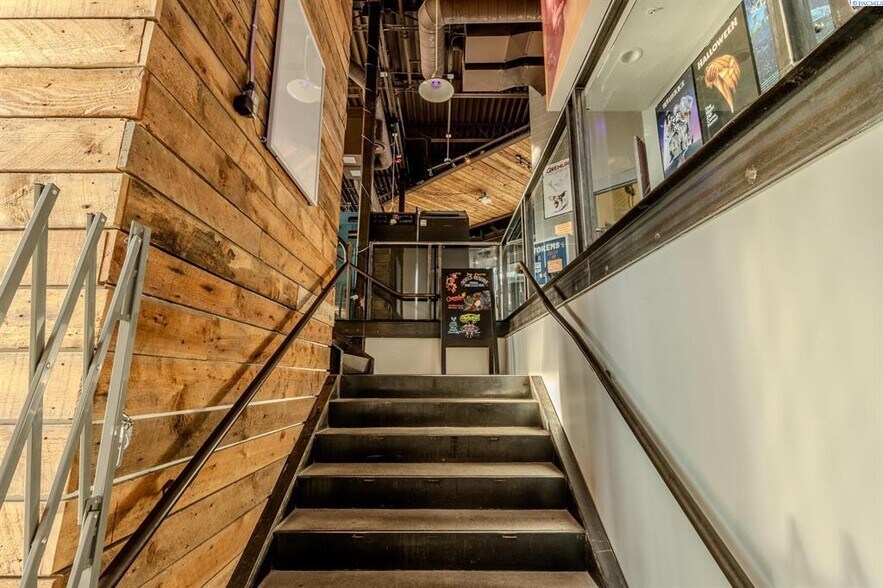 1022 N Columbia Center Blvd, Kennewick, WA à louer - Photo intérieure - Image 3 de 15