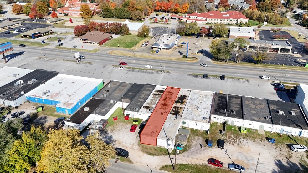 1332 W Sunshine St, Springfield, MO à vendre - Photo du bâtiment - Image 3 de 8