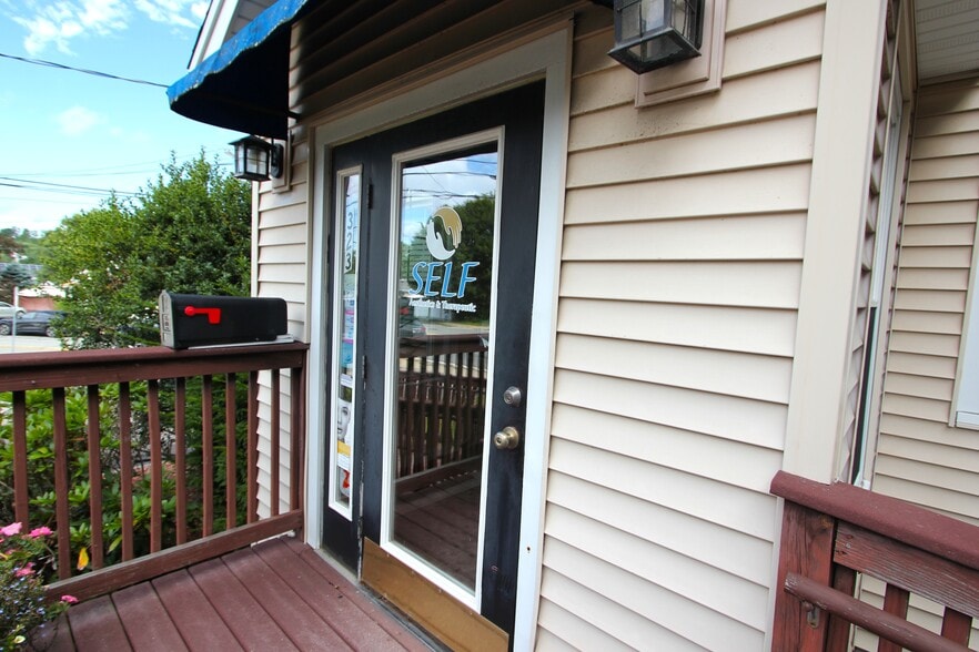 323 W Central St, Franklin, MA for sale - Building Photo - Image 2 of 18