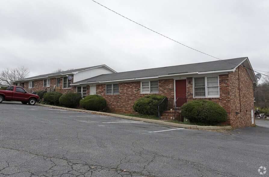 120 Atlantic Ave, Easley, SC for sale - Building Photo - Image 2 of 21