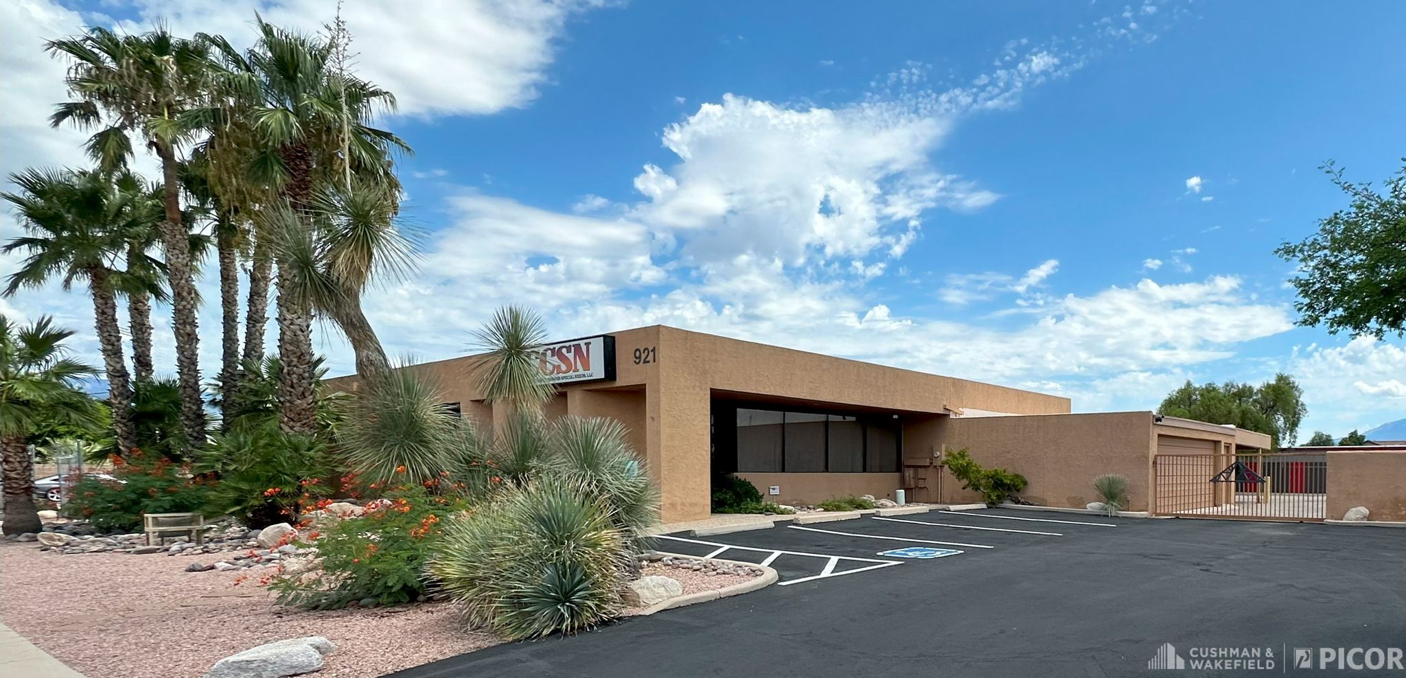 921 S Prudence Rd, Tucson, AZ for lease Building Photo- Image 1 of 8