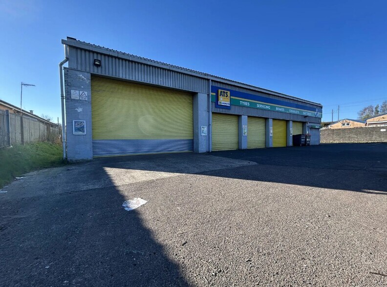 165 Glasgow Rd, Barrhead for sale - Building Photo - Image 3 of 8