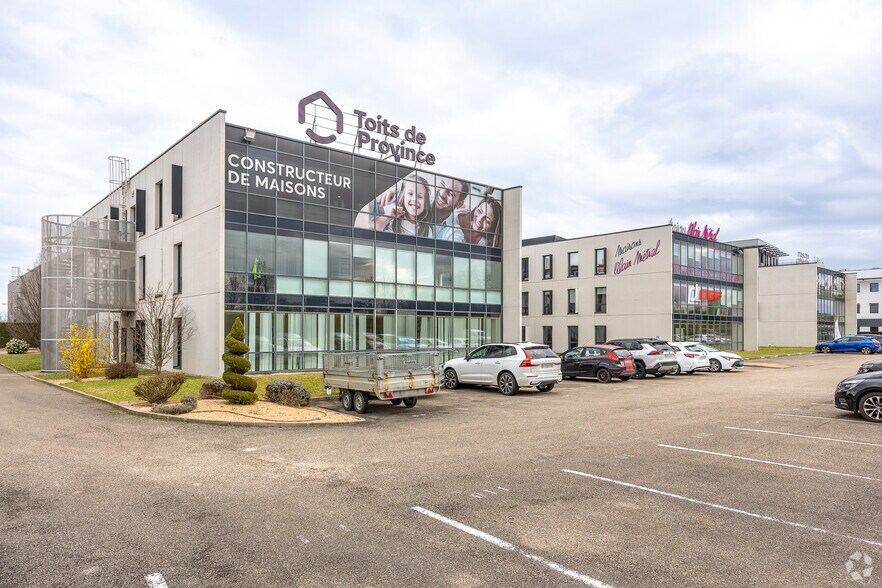 11 Rue Aimé Cotton, Saint-Priest à louer - Photo principale - Image 1 de 3