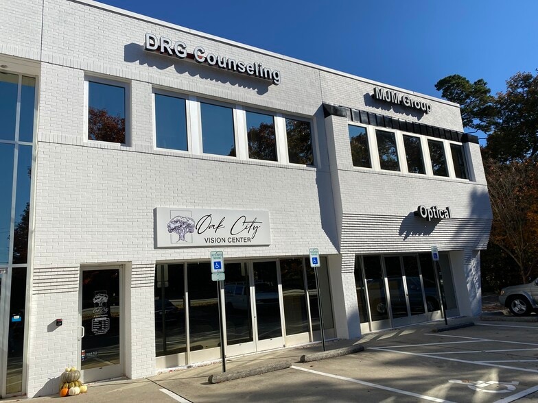 5720 Creedmoor Rd, Raleigh, NC à vendre - Photo du bâtiment - Image 3 de 13