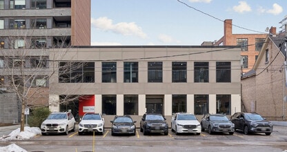 380 Wellington St W, Toronto, ON à louer Photo du bâtiment- Image 1 de 13