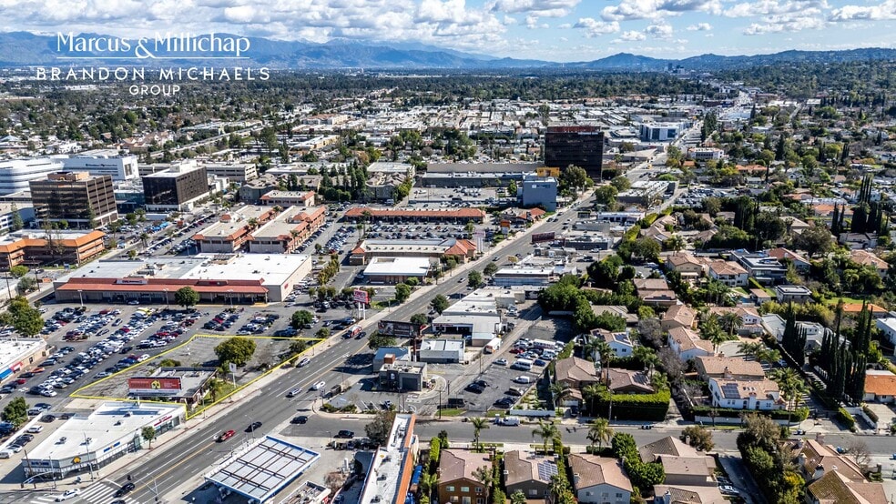 18451-18481 Ventura Blvd, Tarzana, CA à vendre - Photo du bâtiment - Image 3 de 15