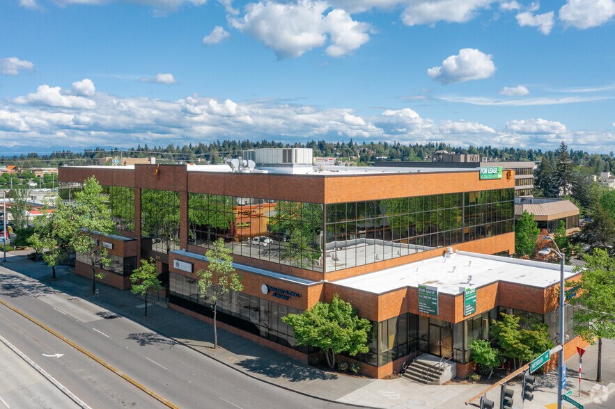 2111 N Northgate Way, Seattle, WA à louer - Photo du bâtiment - Image 2 de 6