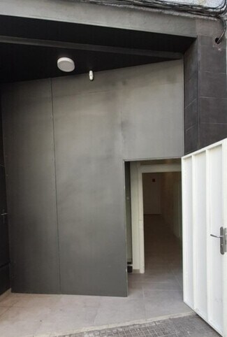 Plus de détails pour Multi-résidentiel à vendre