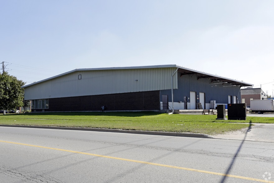 4 Patterson Rd, Barrie, ON for lease - Building Photo - Image 3 of 3