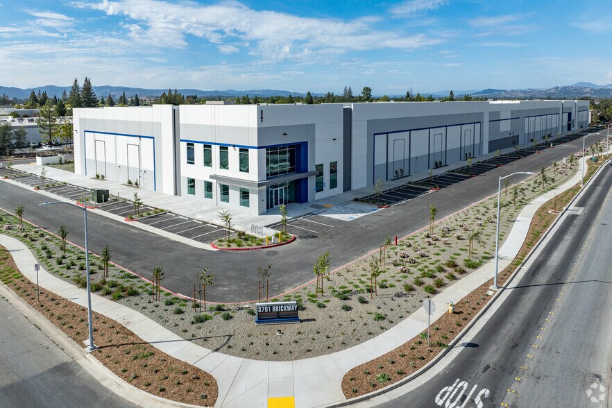 Brickway Boulevard & Copperhill Parkway, Santa Rosa, CA à louer - Aérien - Image 3 de 3
