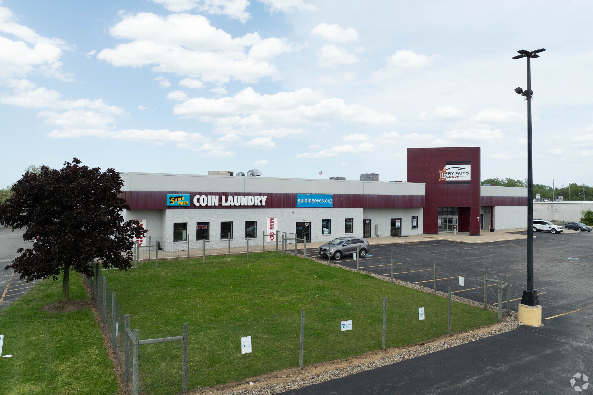 21639 Miles Rd, North Randall, OH à louer Photo principale- Image 1 de 6