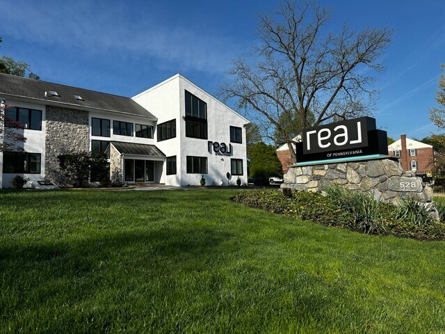 Plus de détails pour 528 E Lancaster Ave, Wayne, PA - Bureau à louer