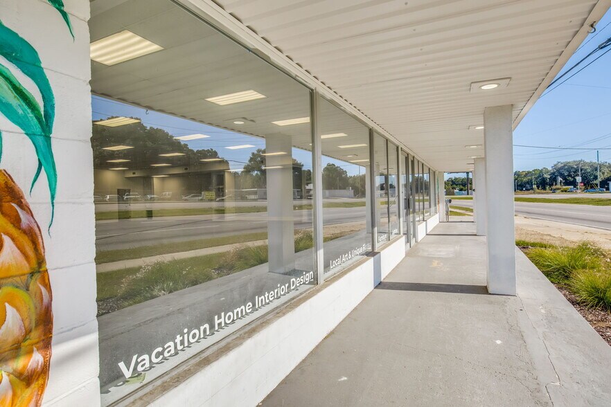 3624 W Fairfield Dr, Pensacola, FL à louer - Photo du bâtiment - Image 2 de 10