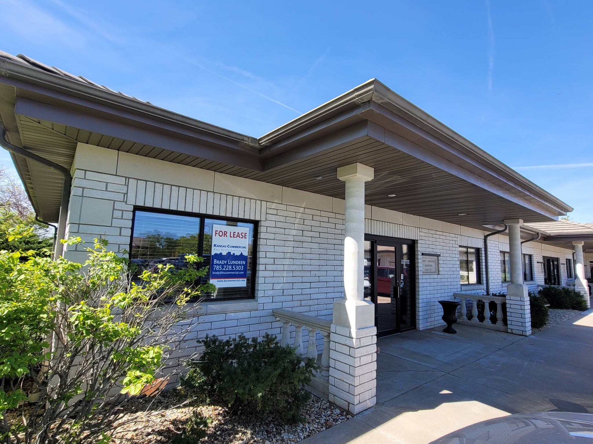 1213 Hylton Heights Rd, Manhattan, KS for lease Primary Photo- Image 1 of 19