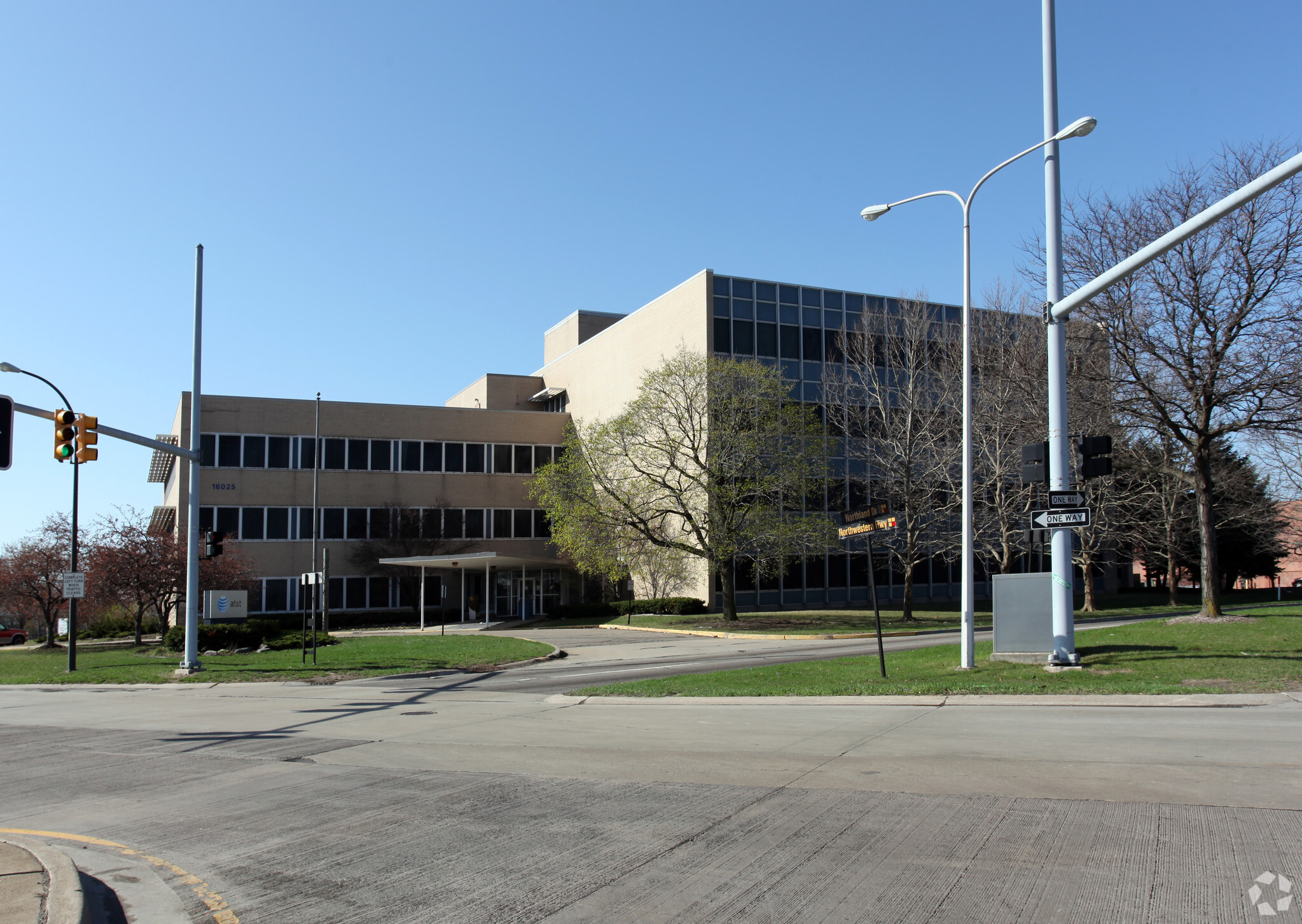 16025 Northland Dr, Southfield, MI for sale Building Photo- Image 1 of 1