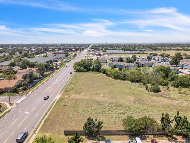 7601 W Hefner Rd, Oklahoma City, OK à vendre - Photo du bâtiment - Image 3 de 8