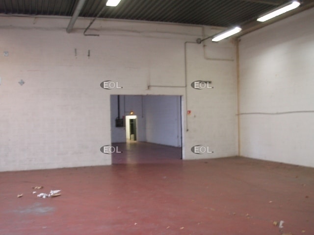 Flex in Nanterre for lease - Interior Photo - Image 2 of 3