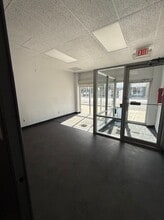 148 N Saginaw St, Pontiac, MI for lease Interior Photo- Image 2 of 10