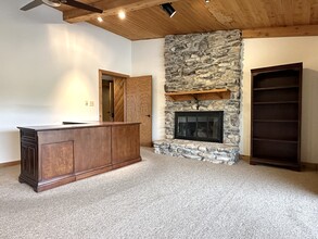 115 E Waldo Blvd, Manitowoc, WI for lease Interior Photo- Image 1 of 4