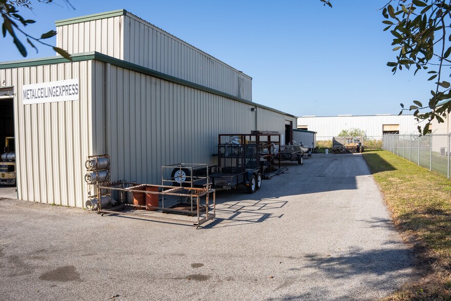 1710 12th St E, Palmetto, FL à louer - Photo du bâtiment - Image 2 de 6