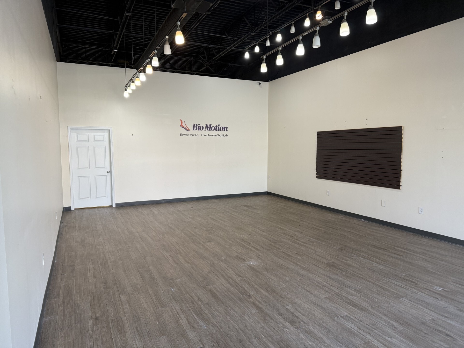 2022 Powers Ferry Rd SE, Atlanta, GA for lease Interior Photo- Image 1 of 6