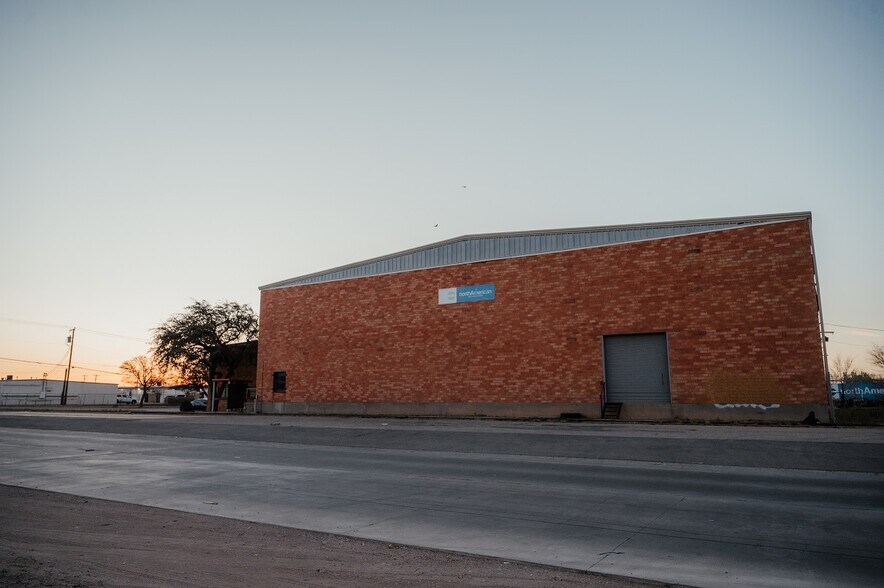 3411 W Industrial Ave, Midland, TX for sale - Building Photo - Image 3 of 10