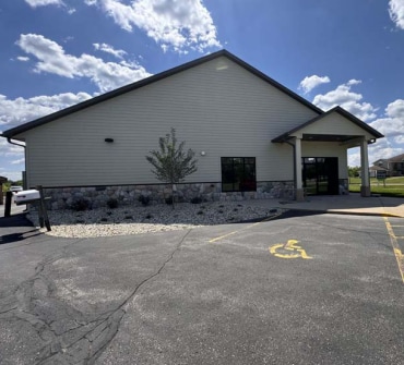 1202-1208 E Bluff Rd, Whitewater, WI à louer - Photo du bâtiment - Image 3 de 13