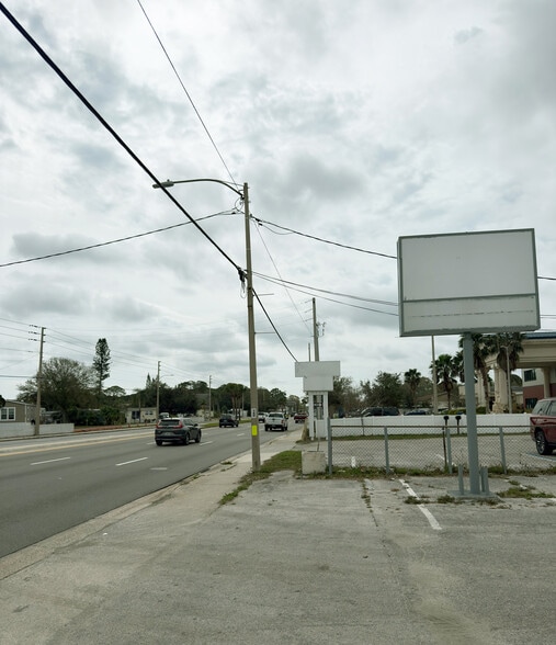 9300 N 49th St, Pinellas Park, FL à vendre - Photo du bâtiment - Image 3 de 4