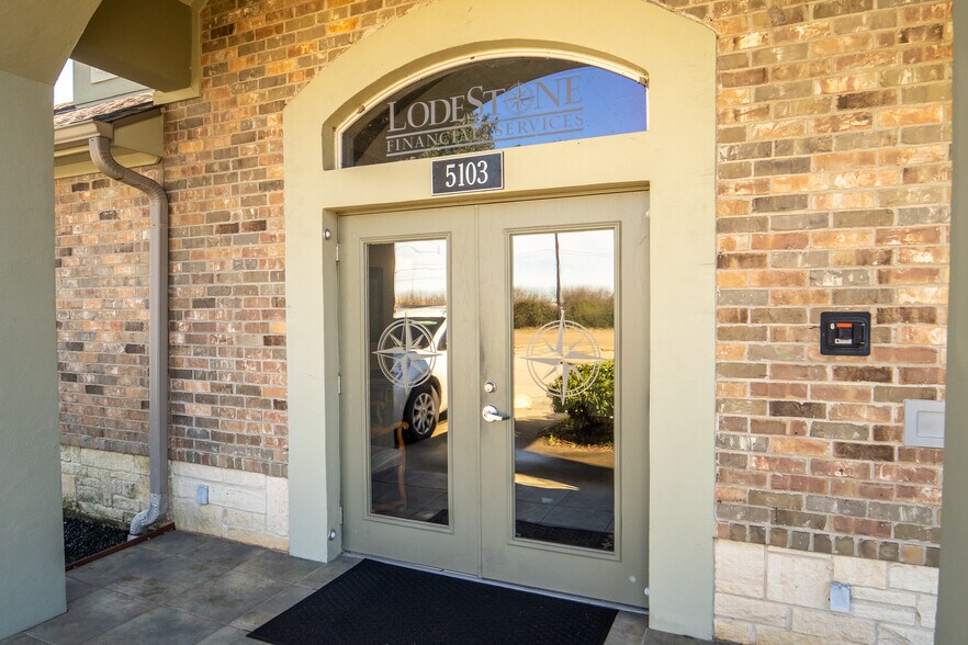 5103 E Airline Rd, Victoria, TX à louer - Photo du bâtiment - Image 2 de 24