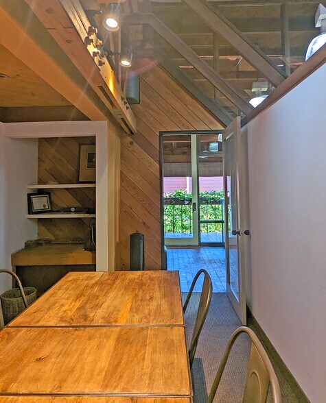 829 De la Vina St, Santa Barbara, CA à louer - Photo intérieure - Image 2 de 9