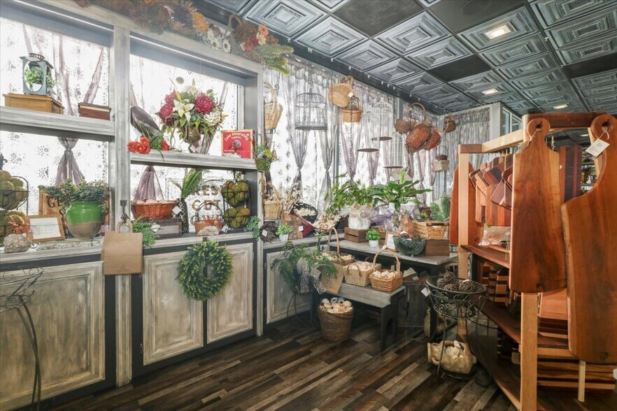 210 Jan Howard Expy, West Plains, MO à vendre - Photo intérieure - Image 3 de 25