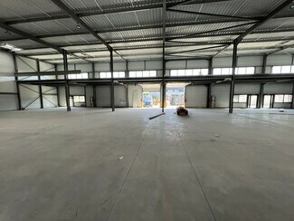 Plus de détails pour Local d'activités à louer