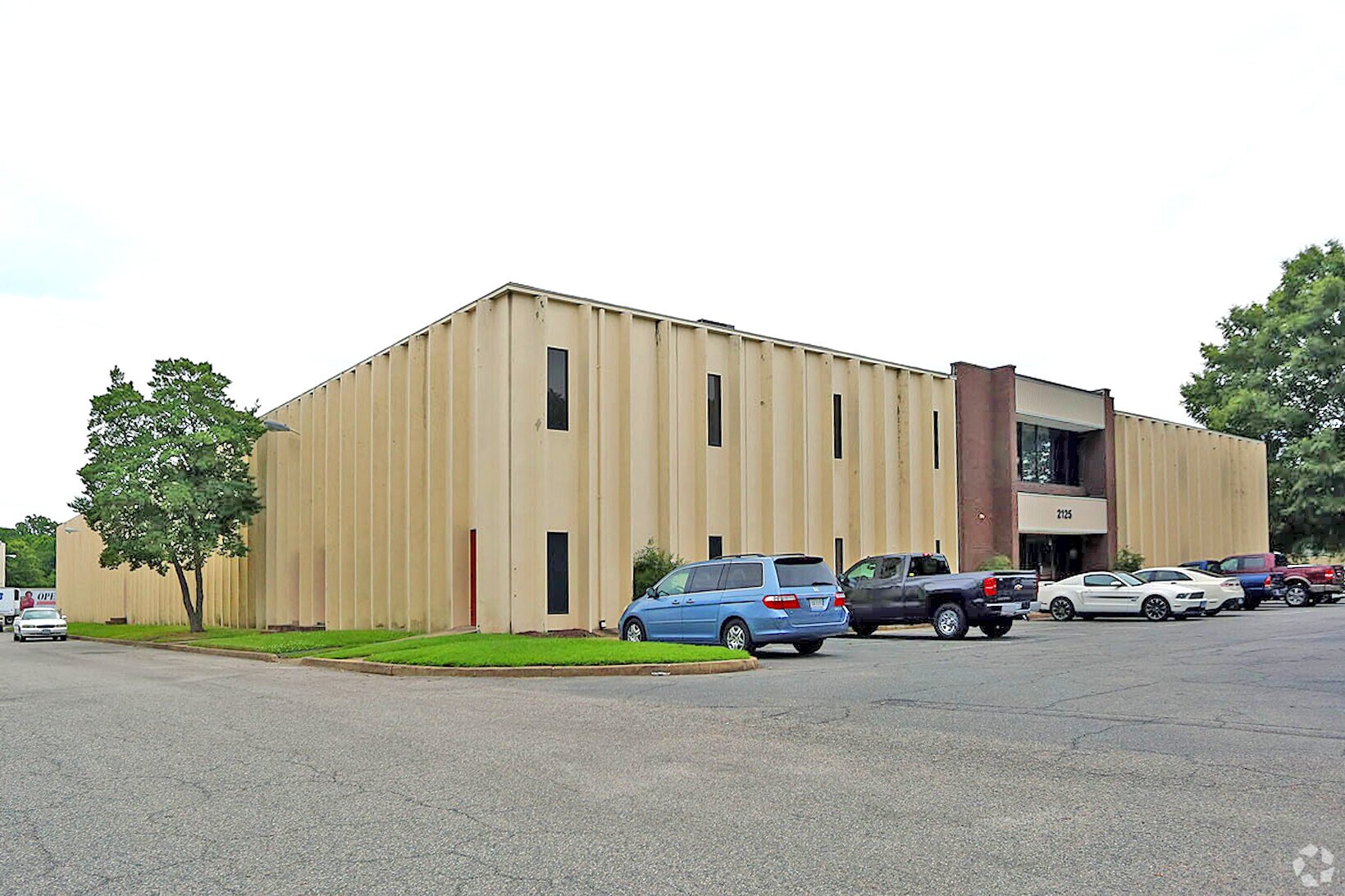 2125 Smith Ave, Chesapeake, VA for lease Building Photo- Image 1 of 9