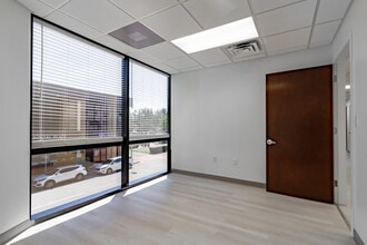 400 Arthur Godfrey Rd, Miami Beach, FL for lease Interior Photo- Image 1 of 2